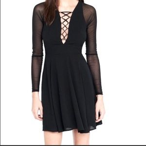 Express Black Criss Cross W/Lace Sleeves Dress